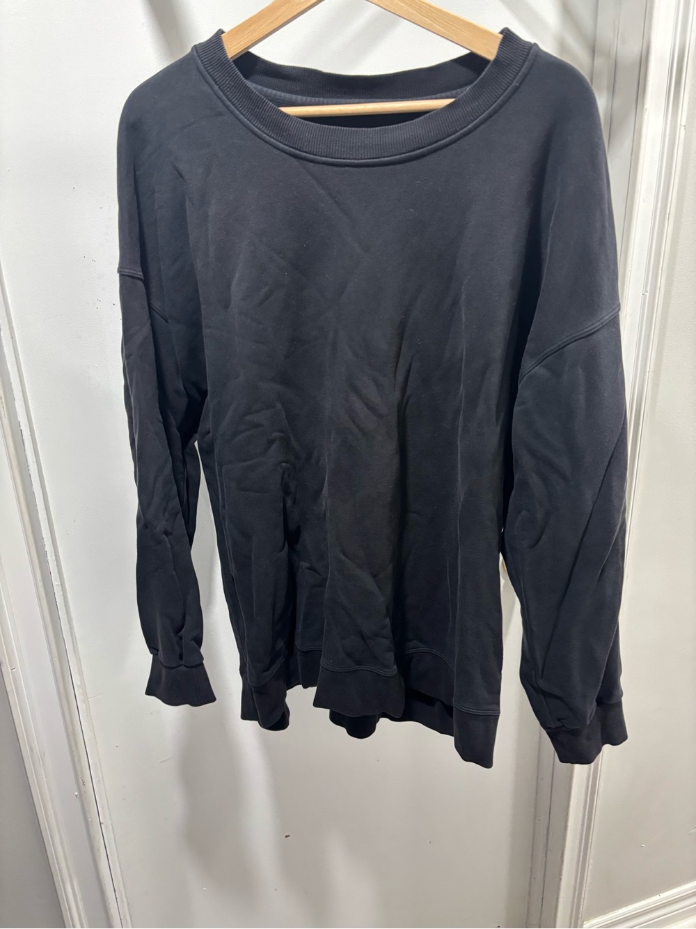 lululemon Black Crewneck Sweatshirt